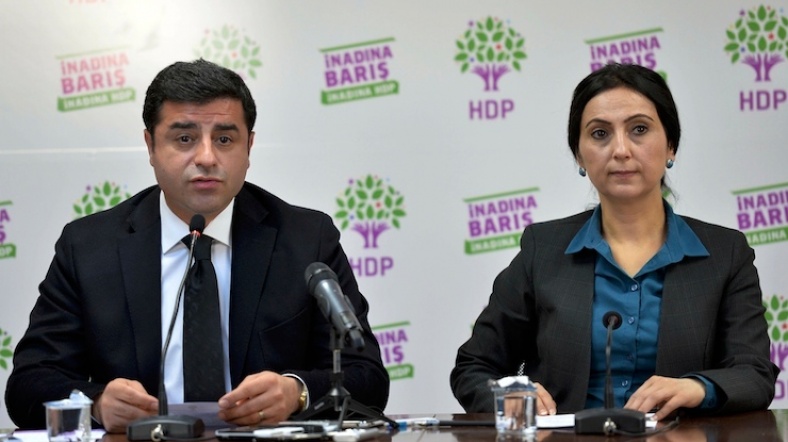 Flaş HDP Eşbaşkanları Demirtaş ve Yüksekdağ tutuklandı