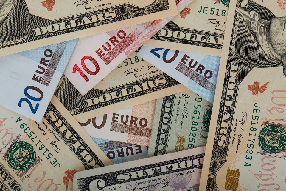 Dolar ve Euro da Yeni Rekor