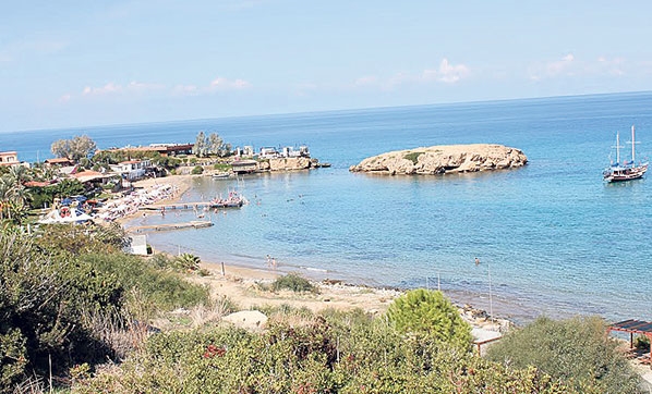 Özersay açıkladı: “Yavuz Çıkarma Plajı’nın 30 yıllığına kiralanma kararı iptal edildi”