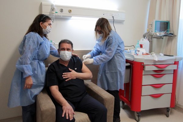Başbakan Ersan Saner, Koronavirüs Aşısı Olmasının Ardından Açıklama Yaptı.