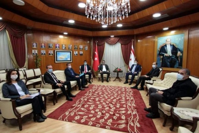 Başbakan Ersan Saner, Siyasi Parti Liderleriyle Bir Araya Geldi