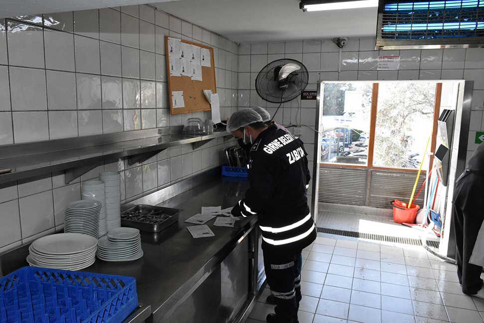 Girne Belediyesi Sağlık Ekipleri, Tarafından Denetimler Sürüyor 4 İşyeri Kapatıldı