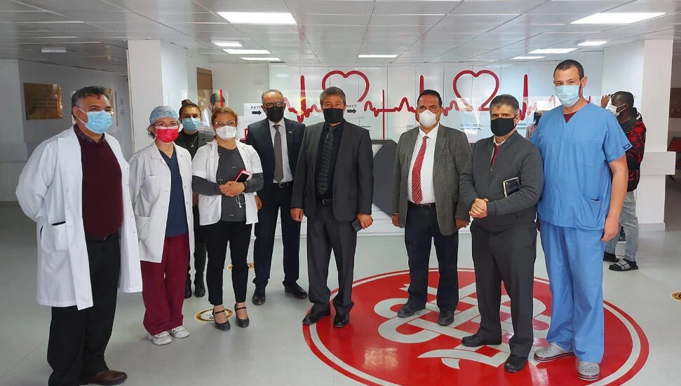 Lefkoşa Dr. Burhan Nalbantoğlu Devlet Hastanesi’ni Ziyaret Eden Sağlık Bakanı Ünal Üstel, servisleri Ziyaret Ederek İncelemelerde Bulundu