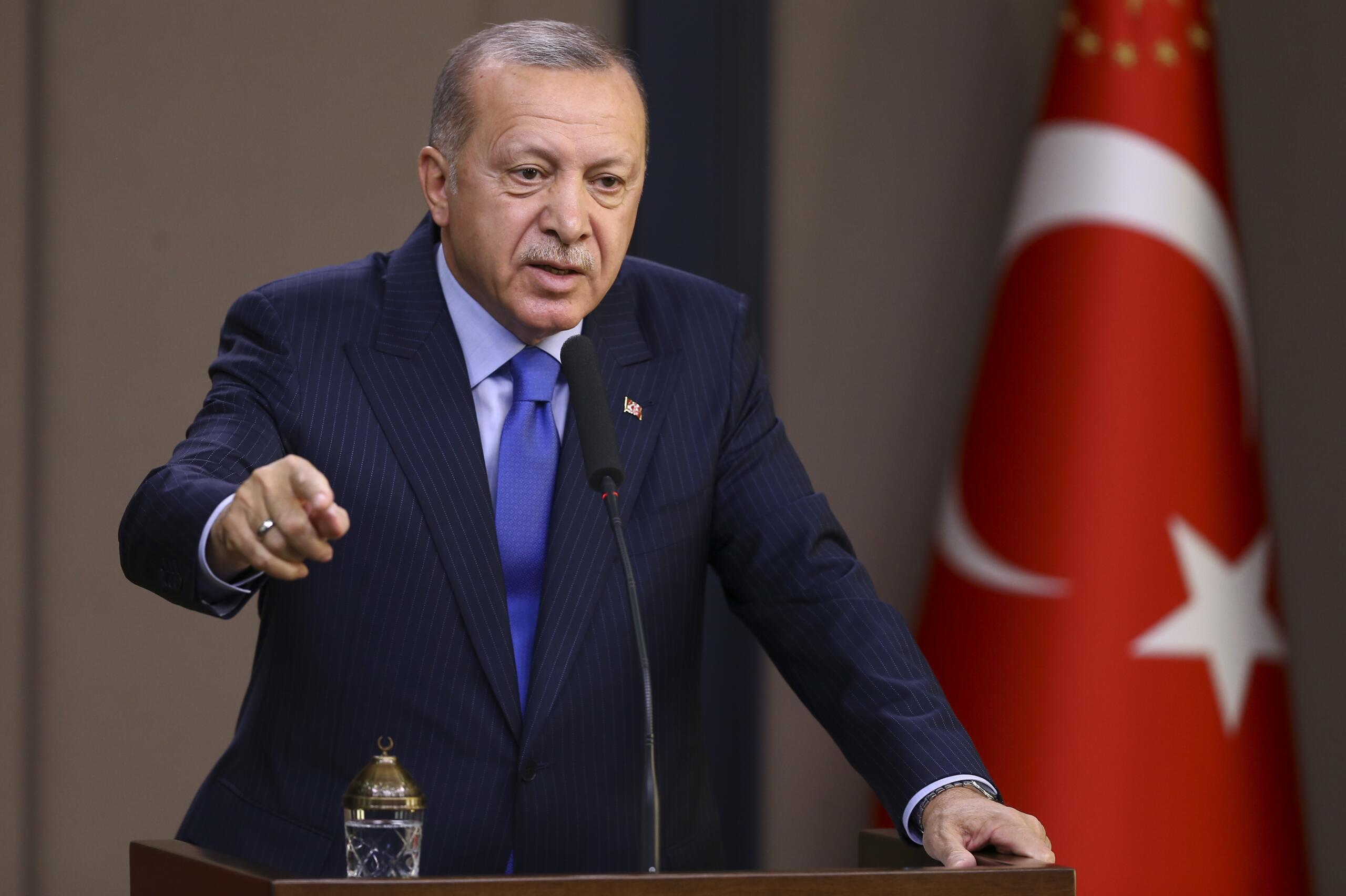 Recep Tayyip Erdoğan, Anayasa Mahkemesi Başkanı Bu Yanlışından Süratle Dönmelidir. Dönmediği Takdirde Atacağımız Adımlar Farklı Olacaktır.”