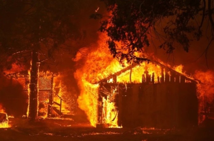 ABD’nin California eyaletinde 3 haftadır devam eden yangın söndürülemiyor…