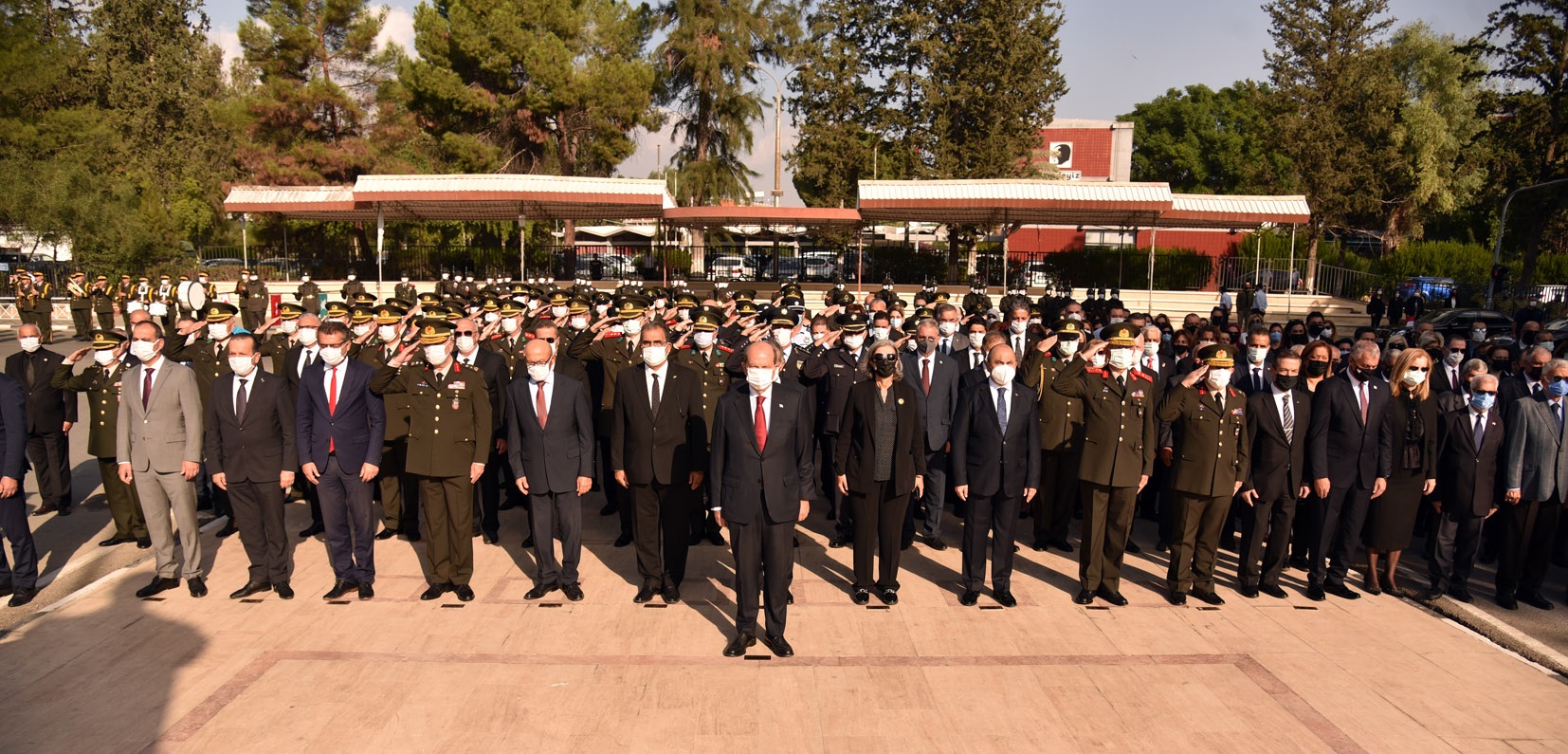 Lefkoşa’da Atatürk Anıtı önünde tören düzenlendi