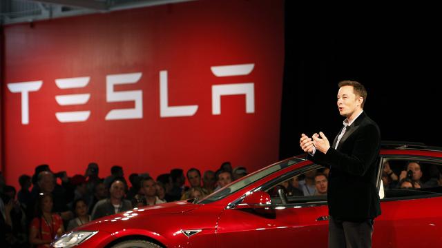 Tesla 2022’yi 1,3 milyon teslimatla rekor kırarak bitirdi