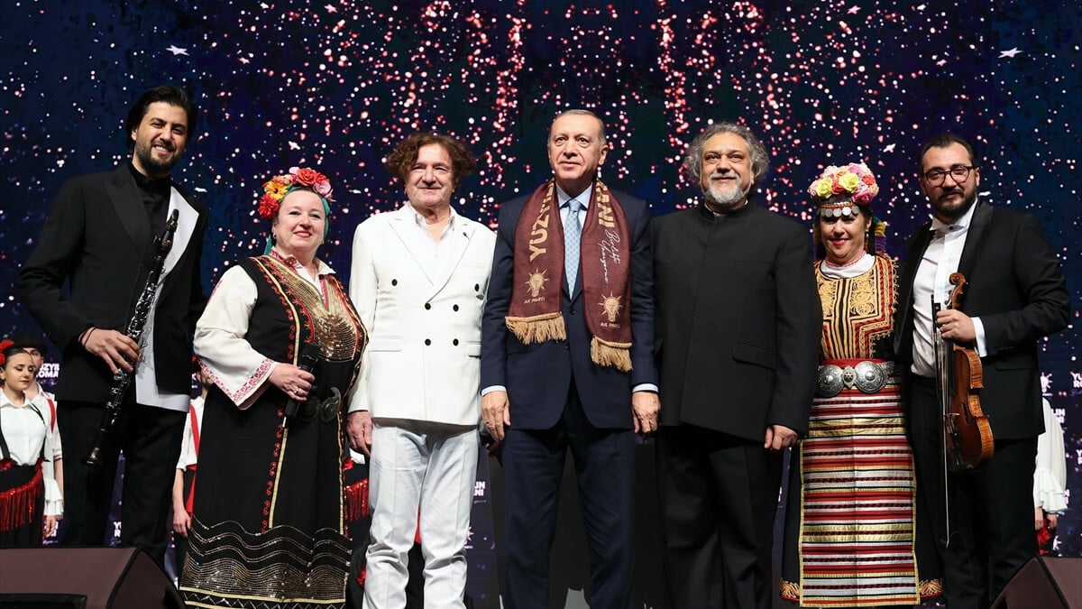 Goran Bregovic, Türkiye Yüzyılı şarkısına eşlik etti