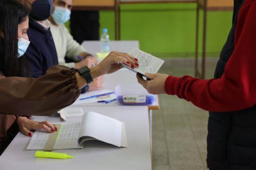 Güney Kıbrıs’ta sat 17.00 itibariyle seçime katılım oranı yüzde 67.6