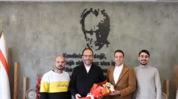İskele Esnaf ve Zanaatkarlar Birliği üyeleri, İskele Belediye Başkanı Hasan Sadıkoğlu’nu ziyaret etti